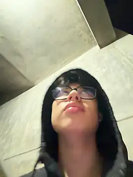 SrLuis18 online show from April 1, 2026, 5:31 am