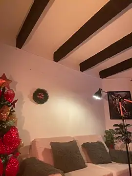 lyamthommpson online show from December 2, 2025, 7:48 pm