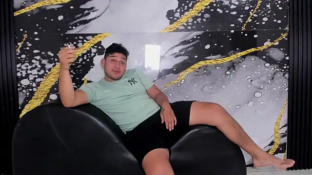 Snapshot of sweethot___ chatting on October 5, 2025, 1:46 pm sweethot online show from October 5, 2025, 1:46 pm