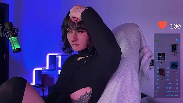 deadlysweet online show from January 6, 2025, 9:00 pm