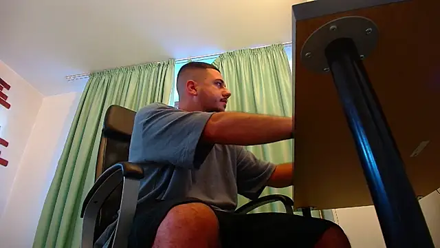 Snapshot of JoshKnights chatting on September 23, 2025, 5:25 am JoshKnights online show from September 23, 2025, 5:25 am