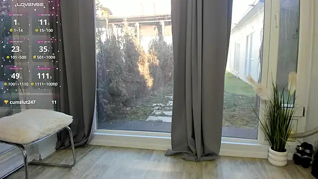 Selena Reeves online show from March 8, 2025, 6:54 am