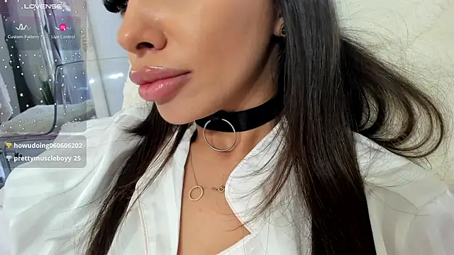 Selena Reeves online show from March 7, 2025, 12:01 pm