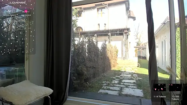 Selena Reeves online show from March 7, 2025, 8:56 am