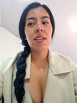 Snapshot of Emily_Wane chatting on May 14, 2026, 5:32 pm Emily Wane online show from May 14, 2026, 5:32 pm