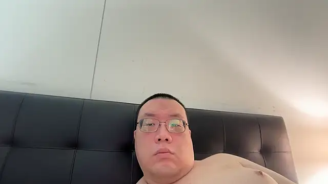 slaveasianboy online show from June 3, 2026, 12:17 pm