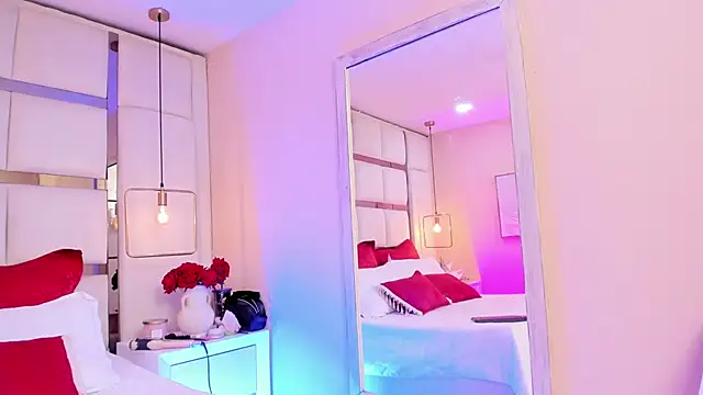 elizavenus online show from February 5, 2026, 2:02 pm