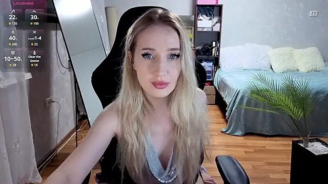 Little Soph online show from September 9, 2025, 12:21 am