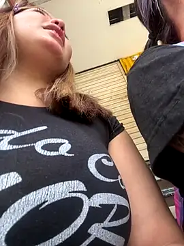 Snapshot of CharlotteMillers chatting on November 13, 2025, 4:00 pm CharlotteMillers online show from November 13, 2025, 4:00 pm