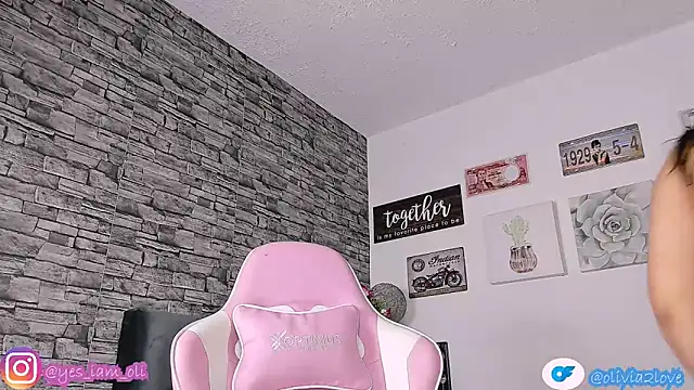 olivia22love online show from October 11, 2025, 4:08 pm