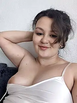 BlackCurly online show from September 14, 2025, 6:47 am