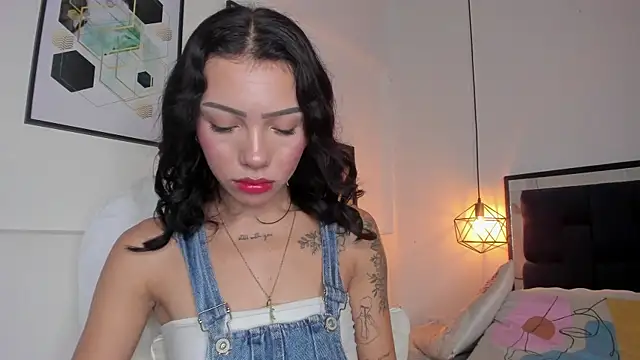 amysc online show from November 10, 2025, 1:38 pm