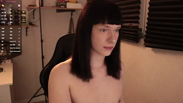 carthylovvve online show from March 19, 2025, 4:02 pm