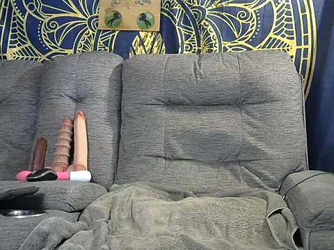 lovely lola1111 online show from February 5, 2026, 2:51 am