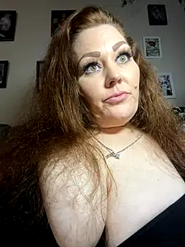 fatfabulous1981 online show from November 9, 2025, 11:36 am