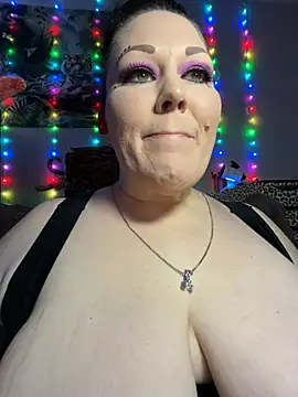 Snapshot of fatfabulous1981 chatting on February 19, 2026, 2:08 am fatfabulous1981 online show from February 19, 2026, 2:08 am