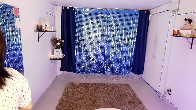 lollita 23  online show from March 10, 2026, 7:07 pm