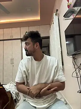 hornyguy271192 online show from December 17, 2025, 4:34 pm