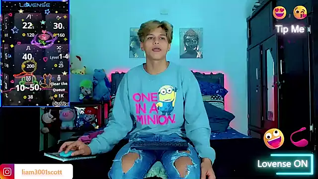 Liamscott  online show from November 17, 2025, 8:46 pm