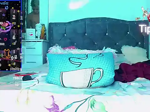 Liamscott  online show from March 18, 2025, 6:06 am