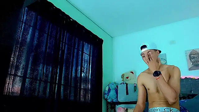 Liamscott  online show from February 24, 2026, 9:48 pm