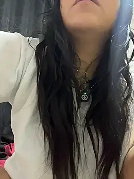 JulianaCastillo online show from February 8, 2026, 9:29 am