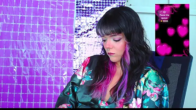 Snapshot of purple_em69 chatting on March 2, 2025, 4:25 pm purple em69 online show from March 2, 2025, 4:25 pm