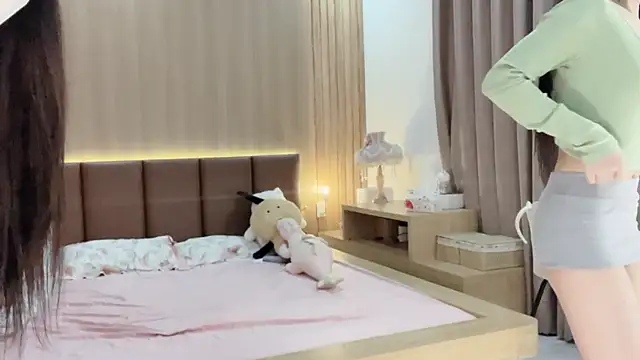 Jennie Spa online show from December 30, 2024, 3:34 pm