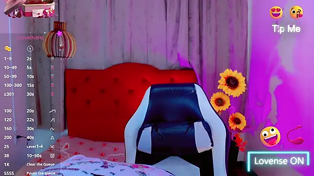 Jessica smith 1 online show from February 17, 2026, 11:18 am