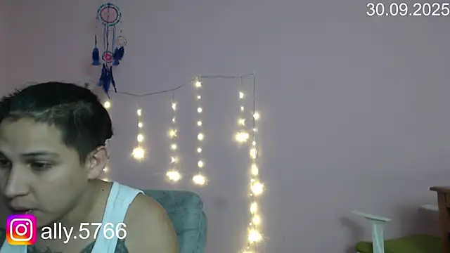 CoreAlejito online show from October 1, 2025, 12:27 am