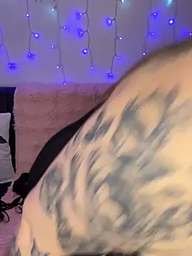 KikiBBW online show from January 21, 2025, 3:10 pm