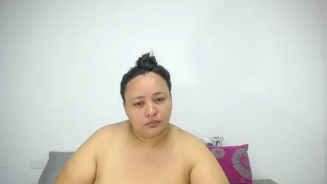 Snapshot of CrushOnMe_ chatting on May 16, 2026, 12:53 am CrushOnMe online show from May 16, 2026, 12:53 am