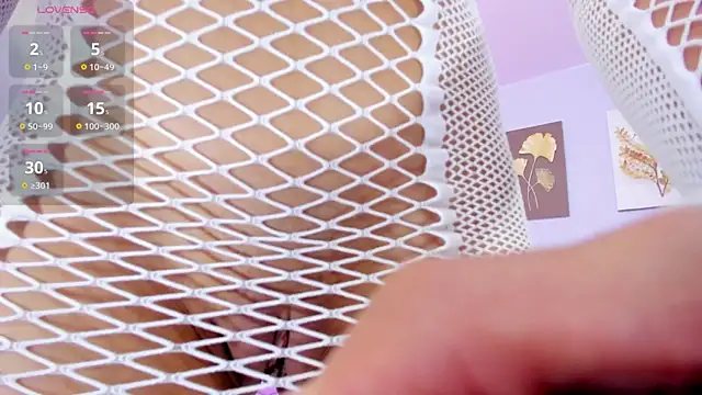 Snapshot of sarah_cruzz_ chatting on December 10, 2024, 1:11 am sarah cruzz online show from December 10, 2024, 1:11 am