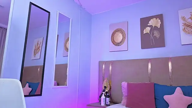 Snapshot of sarah_cruzz_ chatting on November 21, 2025, 1:15 am sarah cruzz online show from November 21, 2025, 1:15 am