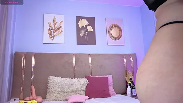 Snapshot of sarah_cruzz_ chatting on November 6, 2025, 2:26 am sarah cruzz online show from November 6, 2025, 2:26 am