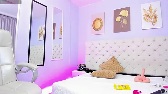 Snapshot of sarah_cruzz_ chatting on December 13, 2024, 12:42 am sarah cruzz online show from December 13, 2024, 12:42 am