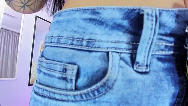 Snapshot of sarah_cruzz_ chatting on December 10, 2024, 10:05 pm sarah cruzz online show from December 10, 2024, 10:05 pm