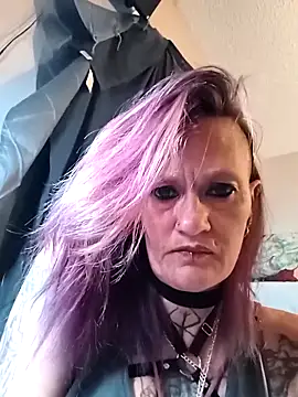 renegade vyxxen online show from March 4, 2026, 5:15 am