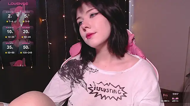 Snapshot of CutieTori chatting on March 16, 2025, 8:10 am CutieTori online show from March 16, 2025, 8:10 am