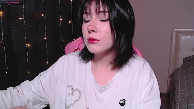 Snapshot of CutieTori chatting on March 20, 2025, 7:47 am CutieTori online show from March 20, 2025, 7:47 am