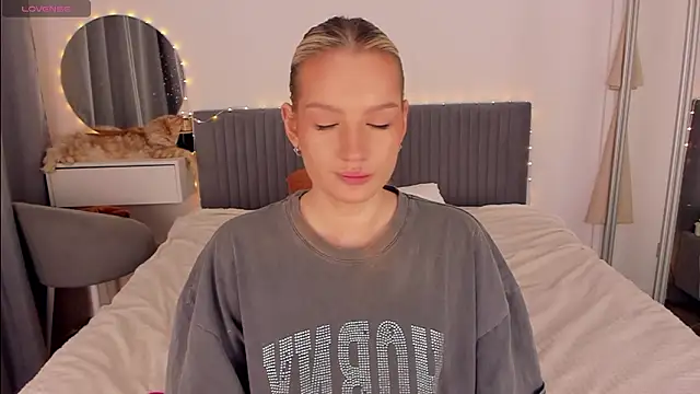 CassieRayss online show from February 24, 2026, 11:44 am