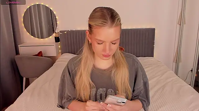 CassieRayss online show from March 1, 2026, 10:37 am