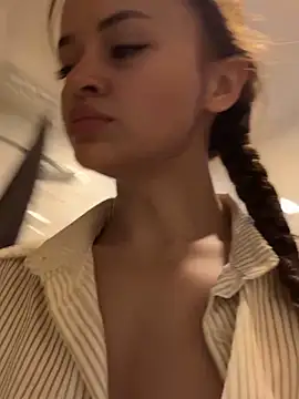 Snapshot of AngelinaTeller chatting on November 1, 2025, 1:45 am AngelinaTeller online show from November 1, 2025, 1:45 am