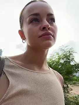 AngelinaTeller online show from April 17, 2026, 12:35 am