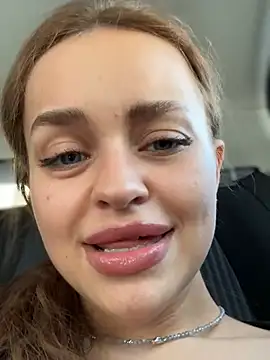 Snapshot of AngelinaTeller chatting on March 9, 2025, 5:11 am AngelinaTeller online show from March 9, 2025, 5:11 am