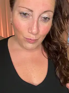 xsexycurvymilf online show from October 29, 2025, 2:49 pm