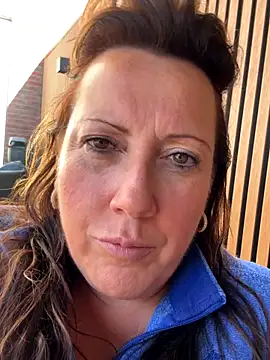 xsexycurvymilf online show from September 30, 2025, 11:27 am