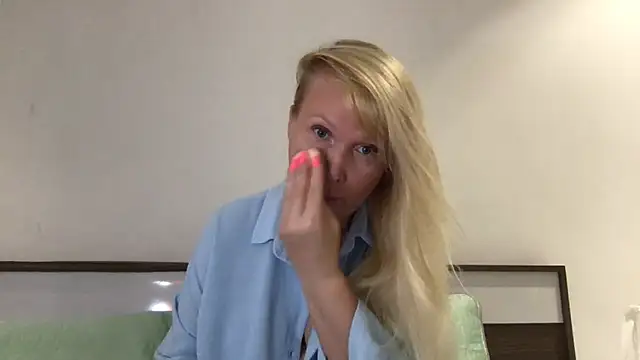 EmmaInLove23 online show from March 7, 2025, 6:57 am