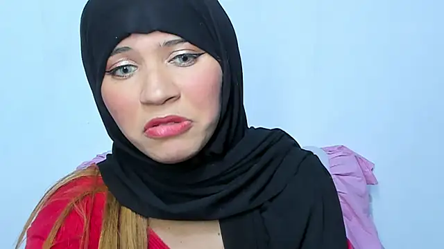 Snapshot of hanaa_18 chatting on January 19, 2025, 11:23 am hanaa 18 online show from January 19, 2025, 11:23 am