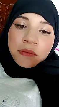 Snapshot of hanaa_18 chatting on February 6, 2025, 12:54 am hanaa 18 online show from February 6, 2025, 12:54 am